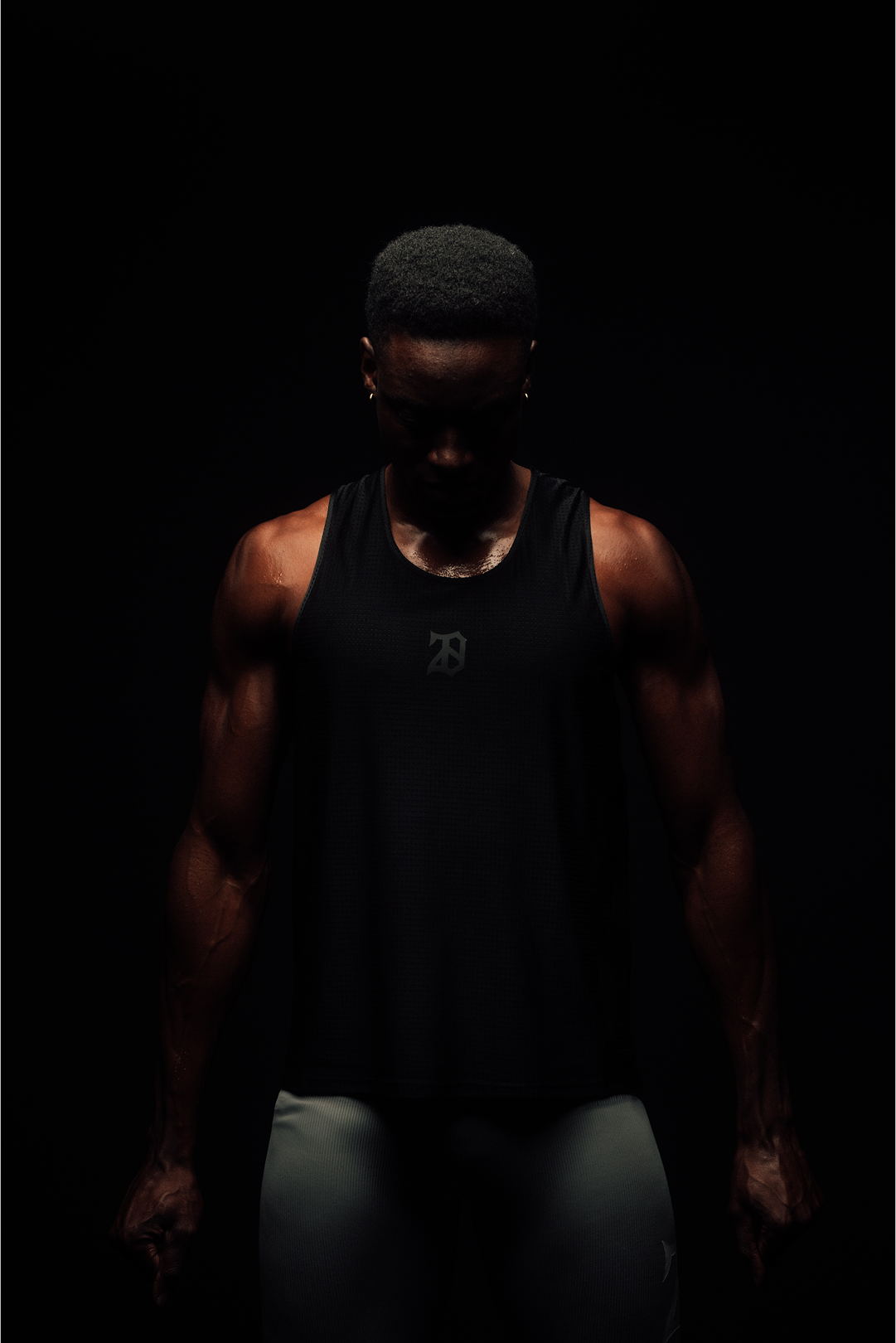 SINGLET BLACK ON BLACK