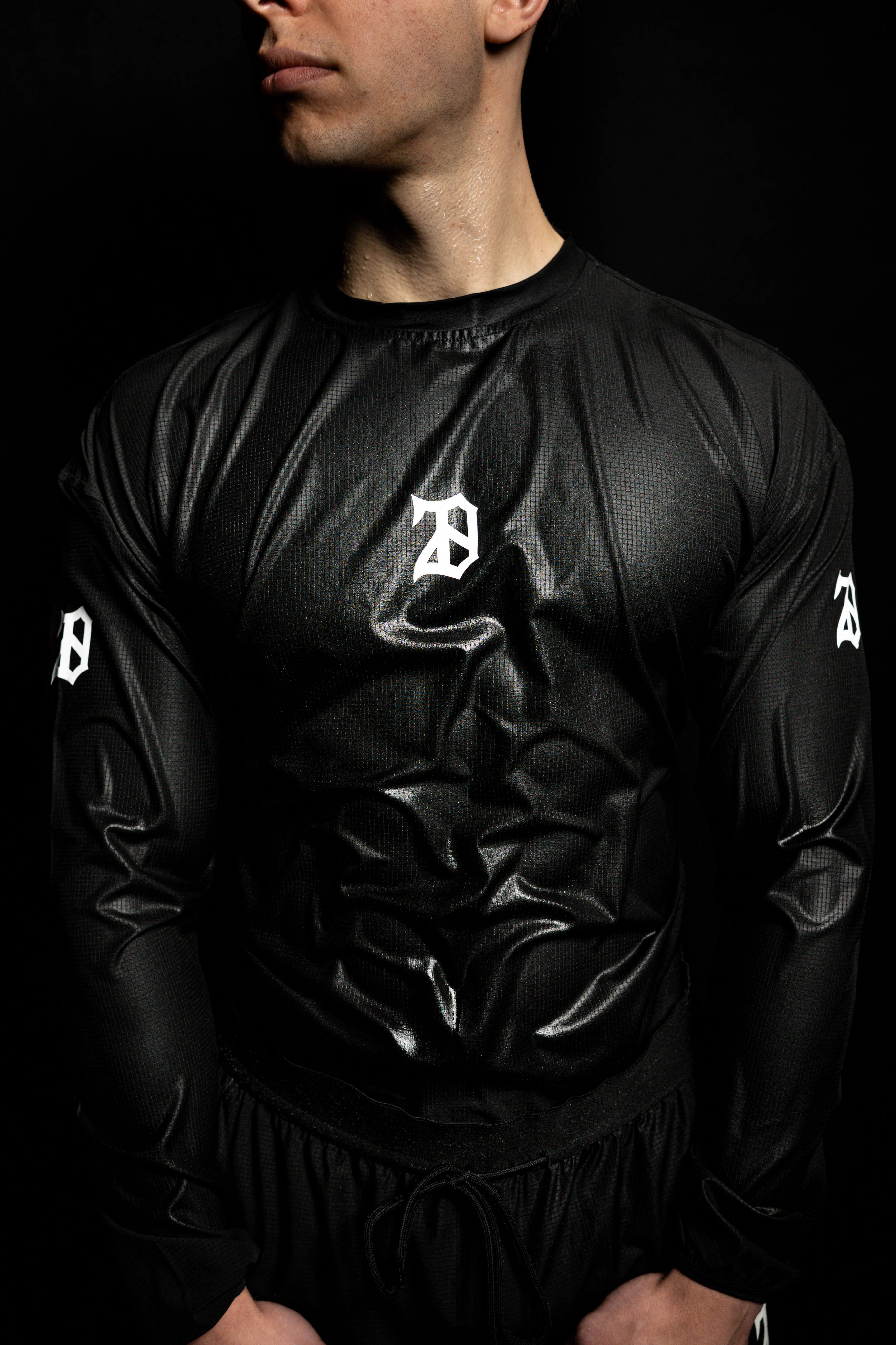 BLACK MESH LONG SLEEVE