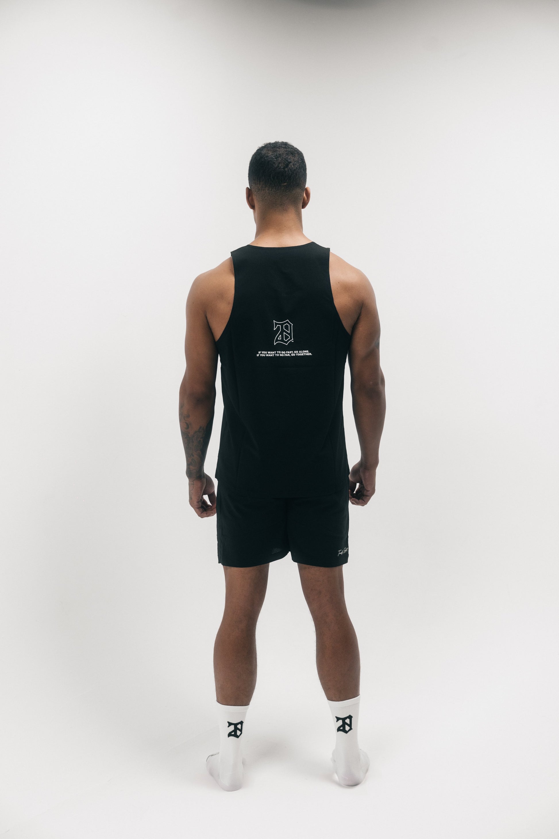 GO FAST SINGLET BLACK - 28®